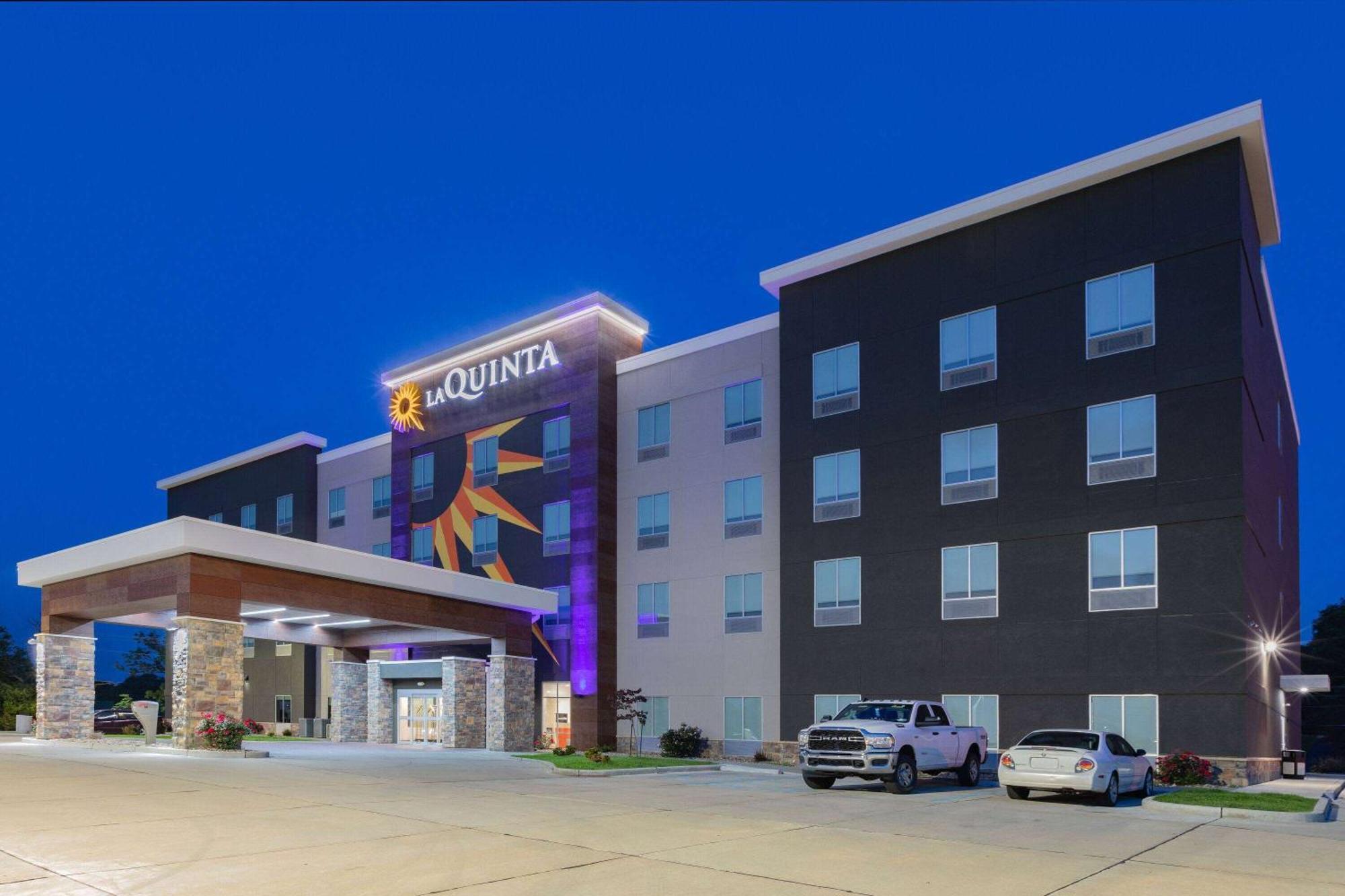 La Quinta Inn & Suites By Wyndham Jackson-Cape Girardeau Esterno foto