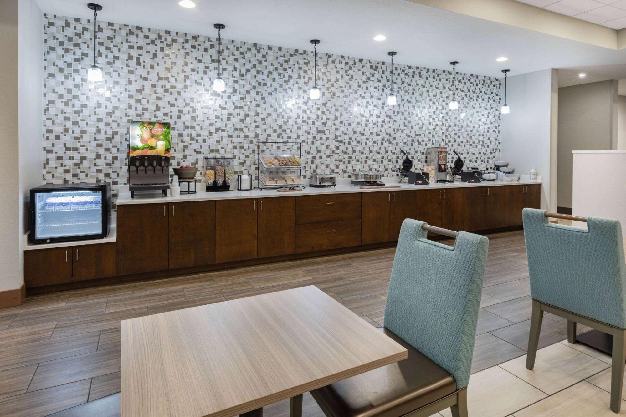La Quinta Inn & Suites By Wyndham Jackson-Cape Girardeau Esterno foto