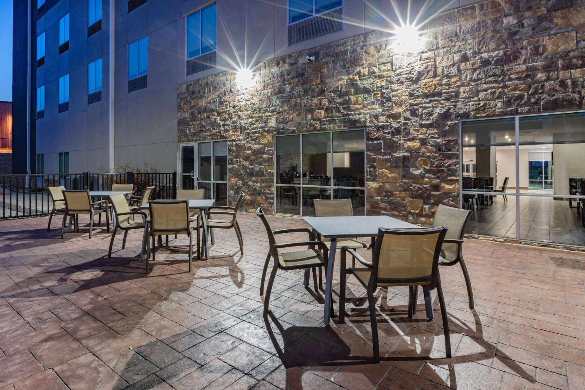 La Quinta Inn & Suites By Wyndham Jackson-Cape Girardeau Esterno foto